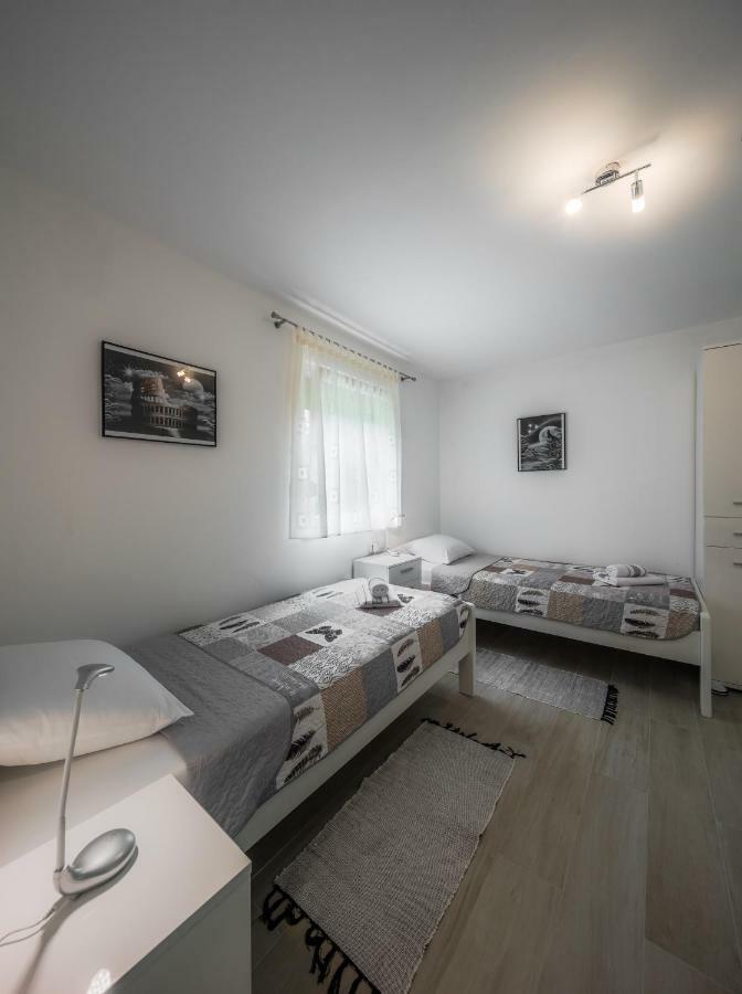 Plitvice Family Apartment Korenica Ngoại thất bức ảnh