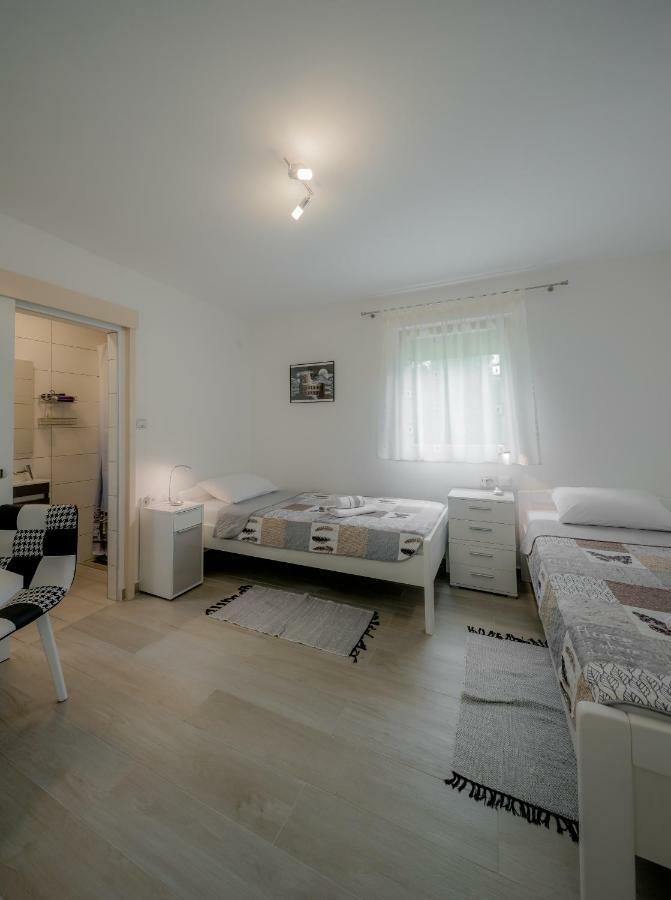 Plitvice Family Apartment Korenica Ngoại thất bức ảnh